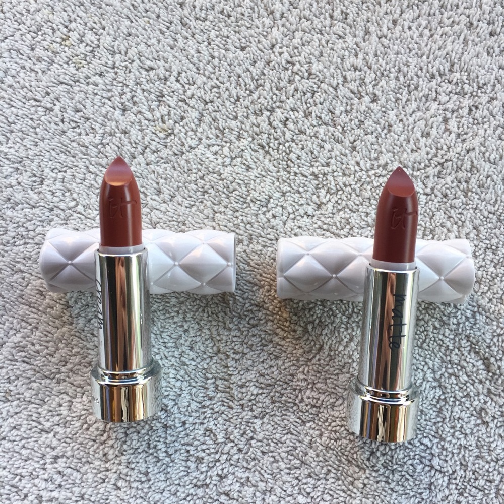 IT COSMETICS Pillow Lipstick (Serene)